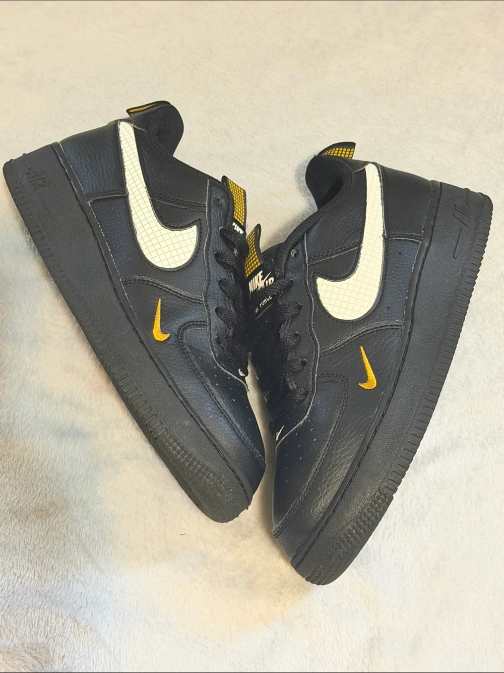 Nike Air Force 1 Kids Black and white Sneakers with Yellow Trim